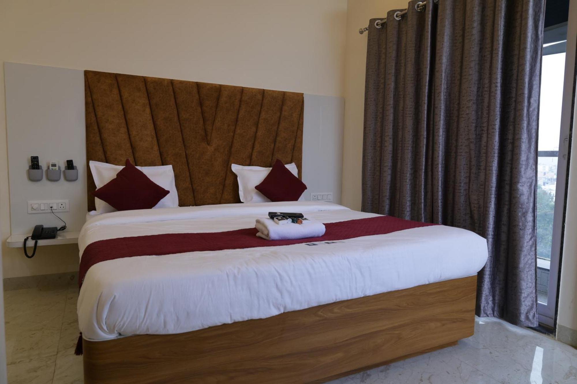 Hotel The Prime Land Hoshangabad Exterior foto